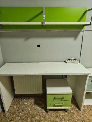 Muebles dormitorio verde y blanco