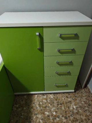 Muebles dormitorio verde y blanco