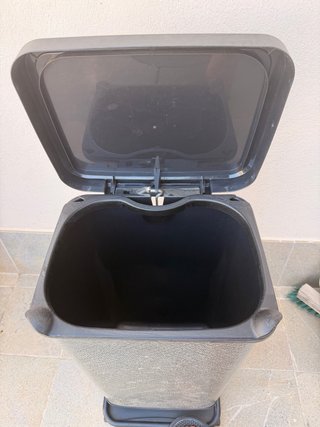 Cubo basura 40L con pedal