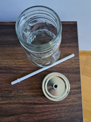 Jarra cristal tapa y pajita