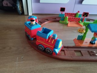 Tren de village Eurekakids