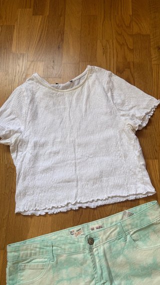 Conjunto Top Blanco y Shorts Tie-Dye