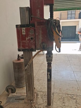 Taladro de perforación con brocas HILTI DD-250E