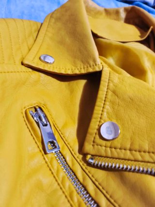 Chaqueta cruzada amarilla mujer