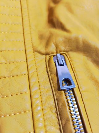 Chaqueta cruzada amarilla mujer