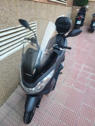 Honda PCX Maxi Scooter Negra/Gris