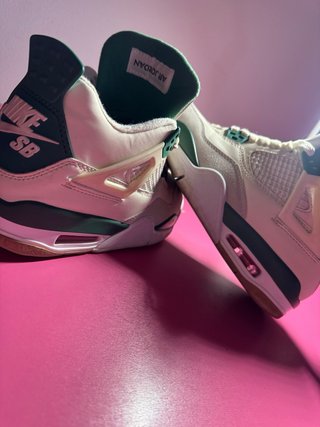 Zapatillas Jordan 4 Verde y Blanco