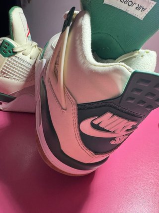 Zapatillas Jordan 4 Verde y Blanco
