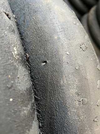 Neumáticos Slick Michelin y Dunlop