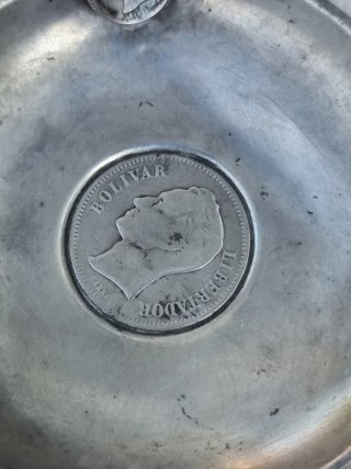 Posacenere argento Y2K con monete Venezuela Boliva