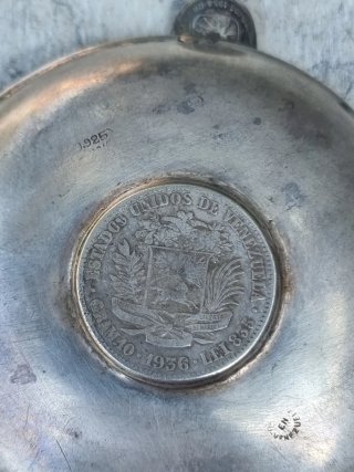 Posacenere argento Y2K con monete Venezuela Boliva