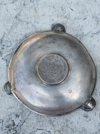 Posacenere argento Y2K con monete Venezuela Boliva