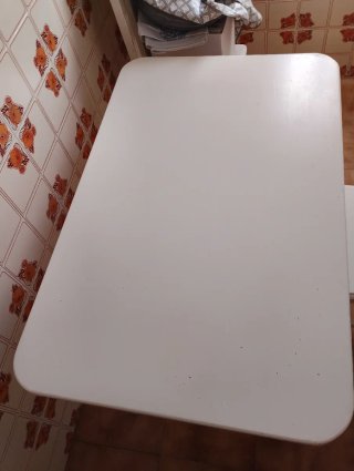 Mesa de comedor blanca