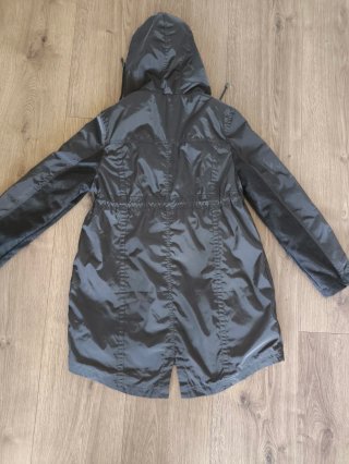 Parka mujer negra con capucha