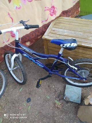 Bicicleta infantil azul