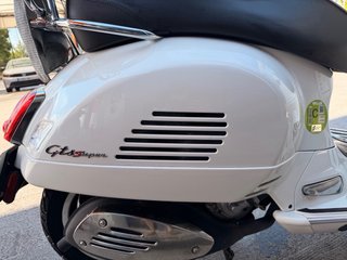 Vespa GTS300 Super 2019