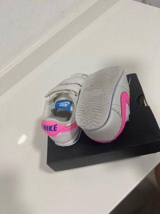 Zapatillas Nike niña blancas y rosas