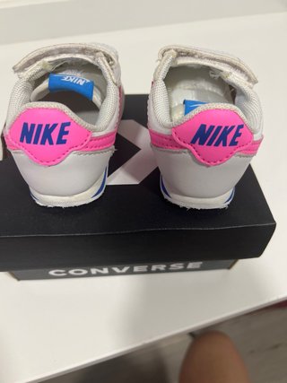 Zapatillas Nike niña blancas y rosas