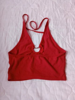 Top rojo Shein con aro metálico Talla XS