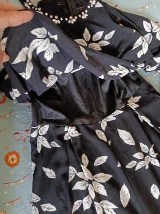 Mono de vestir con pedrería