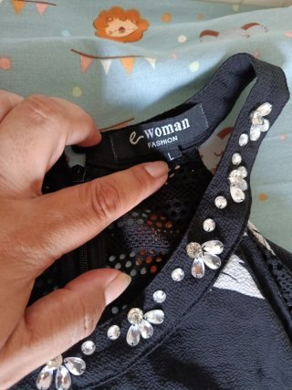 Mono de vestir con pedrería