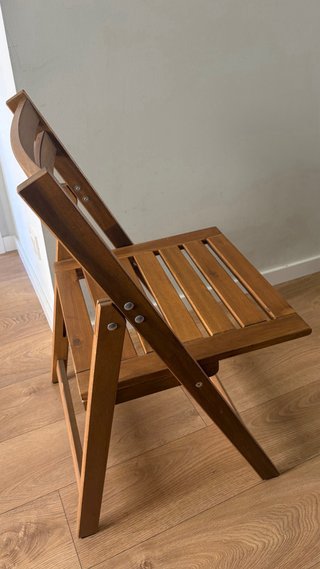 Mesa y 2 sillas con cojin exterior NÄMMARÖ