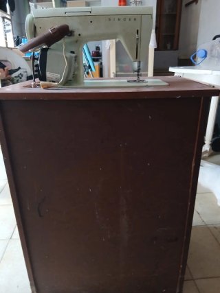 Máquina de coser Singer antigua