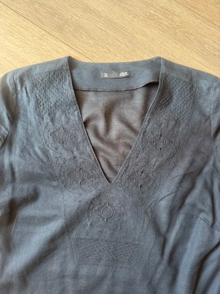 Blusa Negra Bordada Talla 38