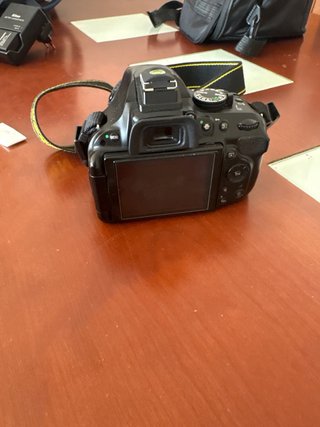 Cámara Nikon D5200 con Accesorios