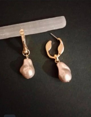 Pendientes perla champagne dorados