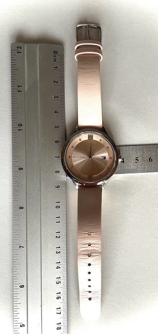 Reloj Tommy Hilfiger,para estrenar.