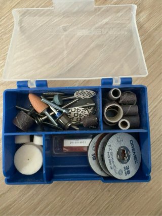 Dremel 8220 a batería con maletín y accesorios