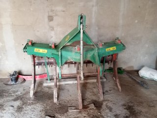 Subsolador Moreno 5 brazos con rodillo