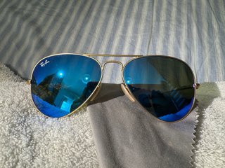 Gafas de sol Ray-Ban Aviator azules y doradas
