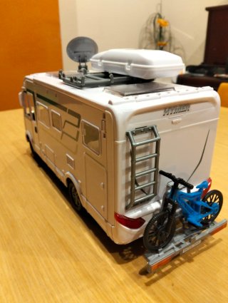 Autocaravana Juguete HYMER Equipada