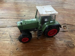 Tractor Fendt Verde