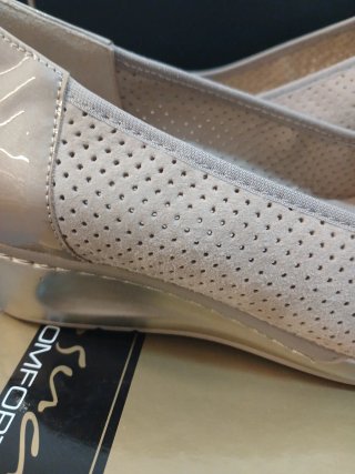 Talla 37 y 39 Zapatos cuña mujer piel beige/dorado