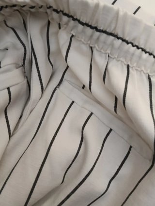 Pantalón pitillo a rayas