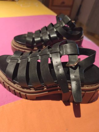 Sandalias negras de plataforma