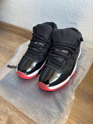 Jordan 11 Retro bred
