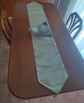 Mesa de salón con 6 sillas de madera maciza