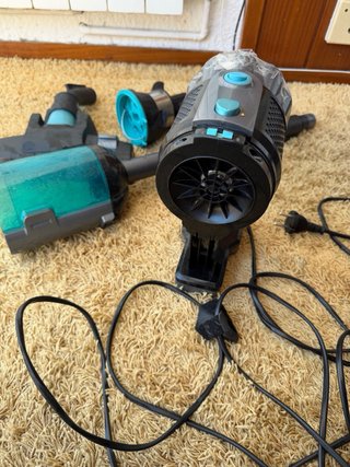 Aspiradora con cable y accesorios