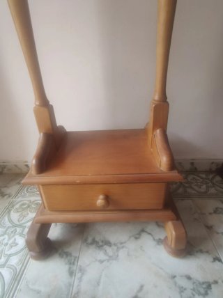Galán de noche de madera