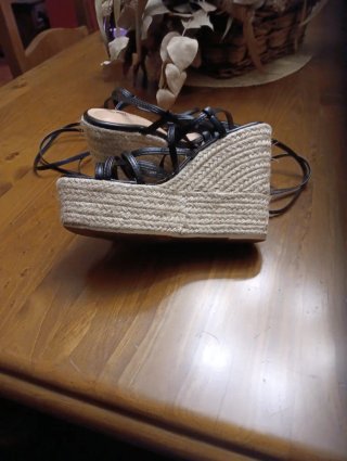 Sandalias cuña negras tiras N37
