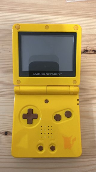 Game Boy Advance SP Pikachu Edición Limitada