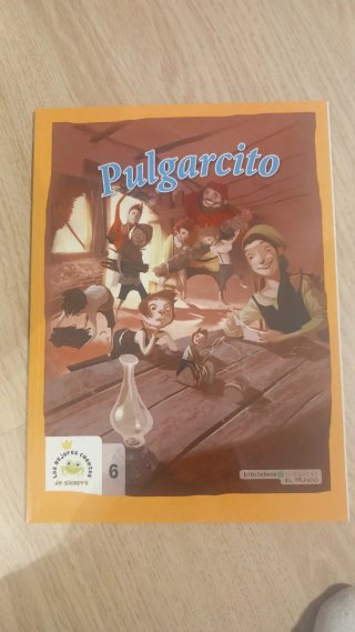 Vendo 4 libros de cuentos clásicos infantiles.