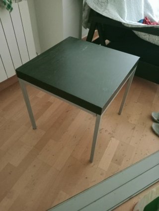 Mesa auxiliar moderna madera y metal
