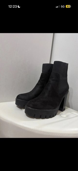 Botas de tacón negras con plataforma