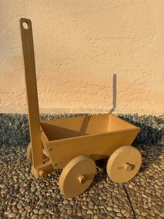 Carrellino in legno per bambini