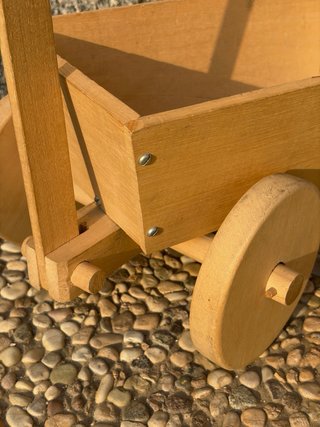 Carrellino in legno per bambini